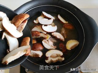 香菇鸡汤米粉的做法步骤：6