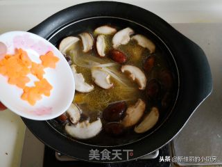 香菇鸡汤米粉的做法步骤：9