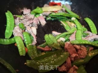 牛肉炒荷兰豆的做法步骤：5