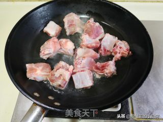 梅干菜烧排骨的做法步骤：2