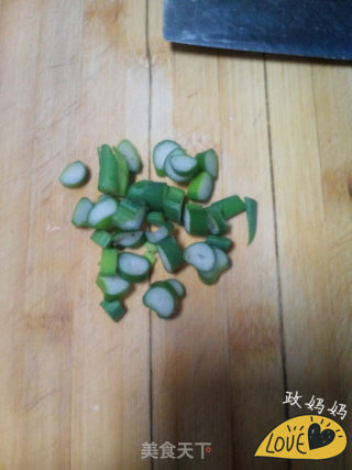 芋头炖粉条的做法步骤：2