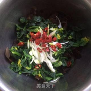 菠菜拌木耳的做法步骤：5