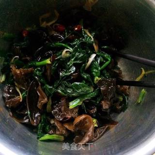 菠菜拌木耳的做法步骤：7
