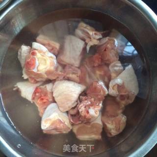 花菇鸡汤的做法步骤：1