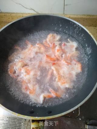 酸辣虾燕汤的做法步骤：5