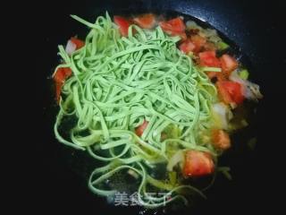 西红柿菜芯菠菜面的做法步骤：6