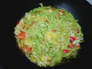 西红柿菜芯菠菜面的做法步骤：8
