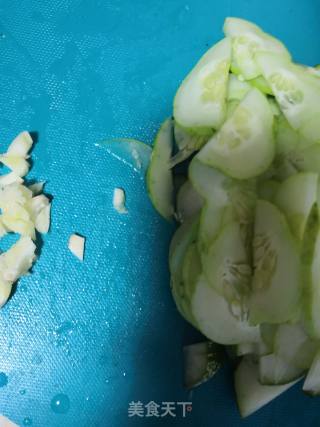 鸡蛋炒黄瓜的做法步骤：2