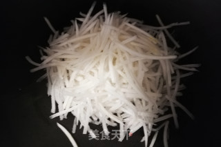 虾皮萝卜丝汤的做法步骤：3