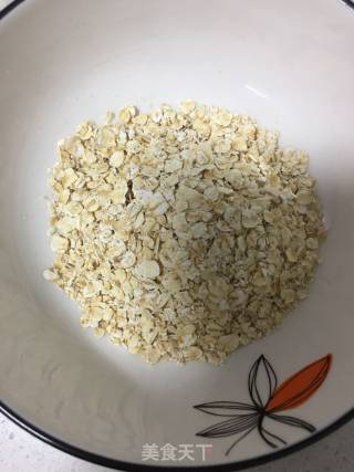 蜂蜜燕麦粥的做法步骤：1