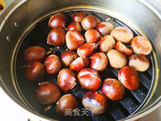 蒸板栗的做法步骤：4