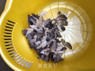 韭菜平菇炒海米的做法步骤：2