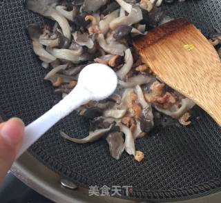 韭菜平菇炒海米的做法步骤：6