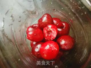樱桃酸奶奶昔的做法步骤：3