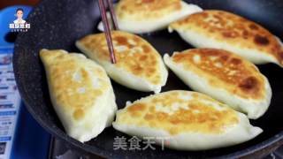 能让鸡蛋特别顺滑的韭菜盒子做法的做法步骤：14