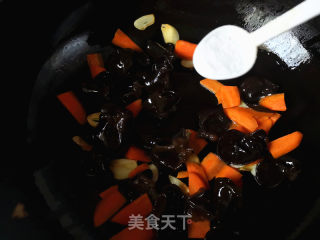 西兰花炒牛肉肠的做法步骤：7