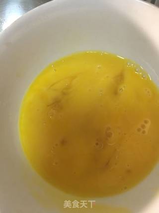 鸡蛋炒蒜黄的做法步骤：3