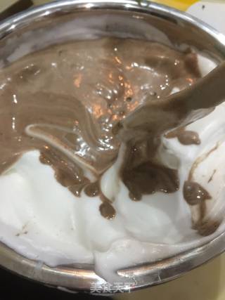 可可戚风蛋糕的做法步骤：9