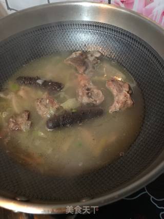 泡菜排骨海参面的做法步骤：11