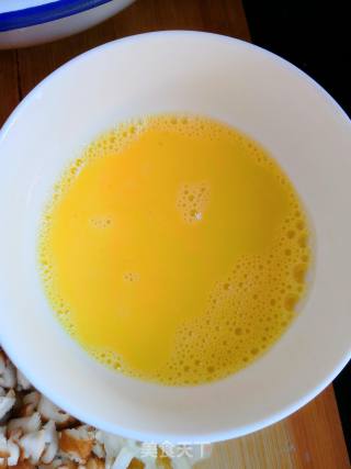 “酱心”香菇鸡蛋打卤面的做法步骤：1