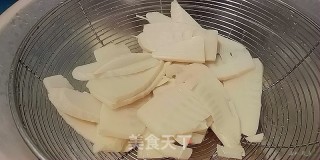 干煸冬笋的做法步骤：3