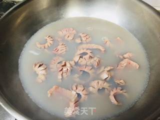 猪腰炒荷兰豆的做法步骤：3