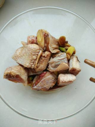 口蘑蒸鸡翅的做法步骤：7