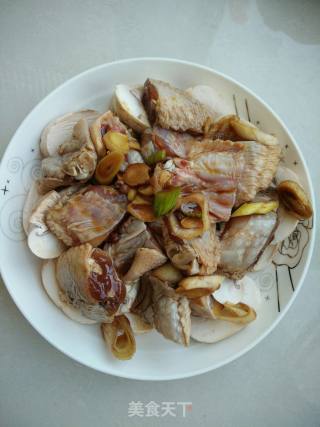 口蘑蒸鸡翅的做法步骤：8