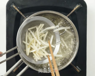 鱼香肉丝的做法步骤：8