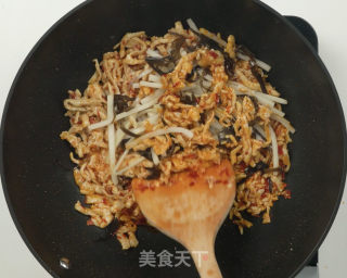 鱼香肉丝的做法步骤：11