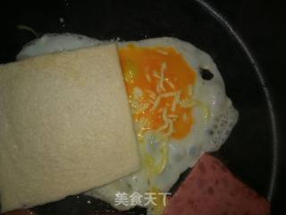 三明治的做法步骤：4
