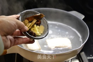 家常版蒜泥白肉的做法步骤：3