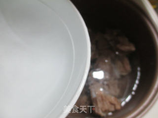 鸭蛋大白菜肉骨汤的做法步骤：3