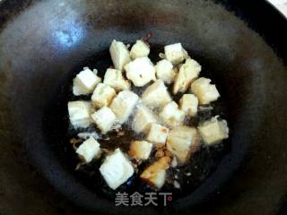炒馒头丁的做法步骤：9
