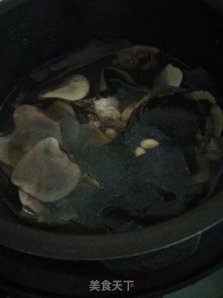 龙骨黄豆海带汤的做法步骤：4