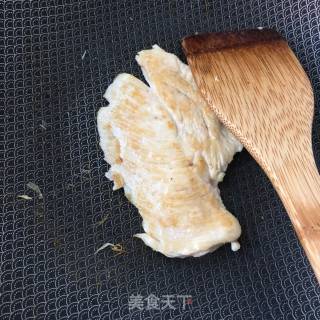 煎鸡脯肉牛油果蔬菜沙拉的做法步骤：10