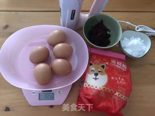 蔓越莓戚风蛋糕的做法步骤：1
