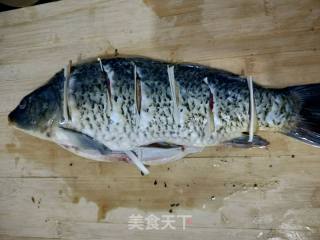 糖醋鲤鱼的做法步骤：5