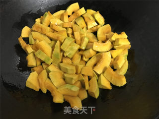 新疆贵族南瓜的做法步骤：3