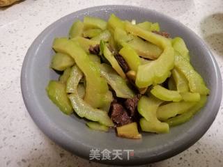 苦瓜炒牛肉的做法步骤：6