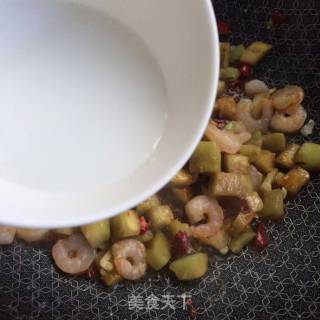 虾仁炒茄丁的做法步骤：8