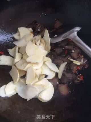 腊肉炒冬笋的做法步骤：5
