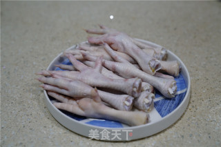 脆皮卤鸡爪的做法步骤：1