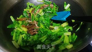 豆豉鲮鱼油麦菜的做法步骤：6