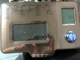 水果脆皮肠薄底披萨的做法步骤：2