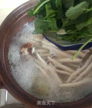 姬真菇鱼泡汤的做法步骤：7