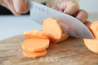 【红薯夹心饼】隔壁小孩都馋哭了的做法步骤：1
