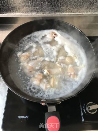 鸡翅根卤蛋的做法步骤：2