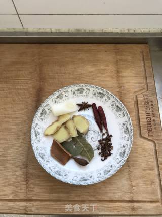 鸡翅根卤蛋的做法步骤：3