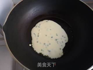 如何做葱花鸡蛋饼的做法步骤：9